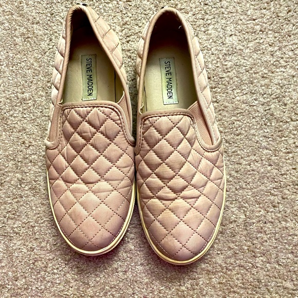 STEVE MADDEN LADIES Pink Slip on sneaker shoes Vegan leather upper EUC Size 7 - Picture 1 of 8